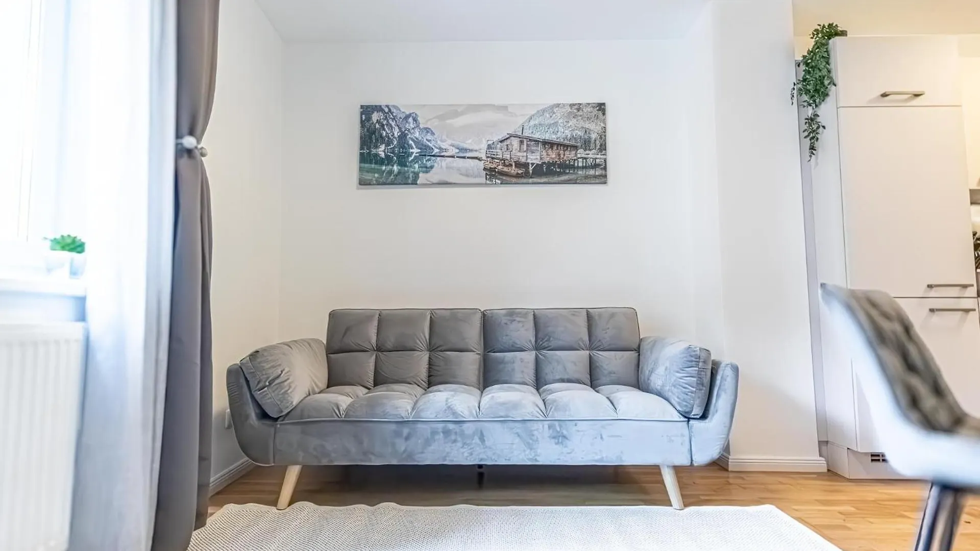 9-Min To City Center, Comfy 1Br,1Lr W Balcony Vienna 0*,