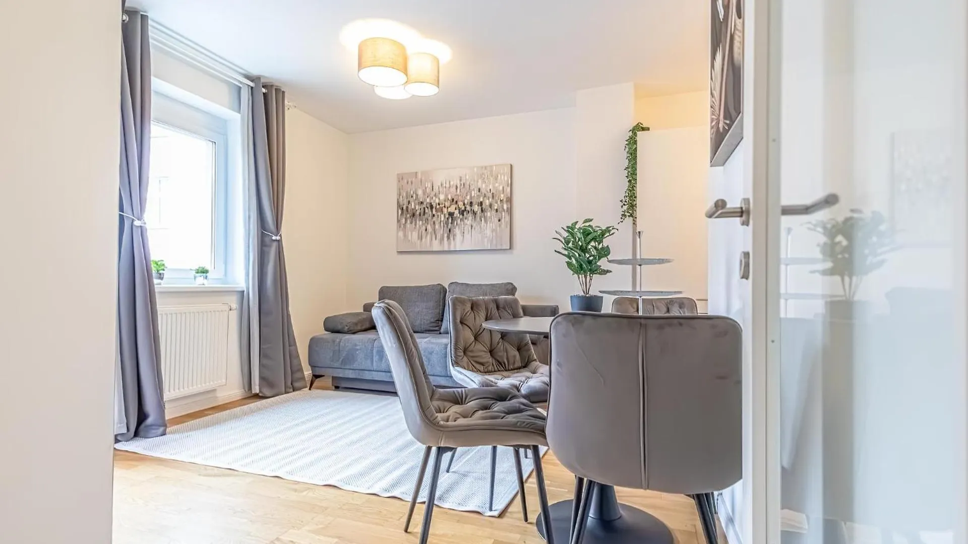 9-Min To City Center, Comfy 1Br,1Lr W Balcony Vienna 0*,