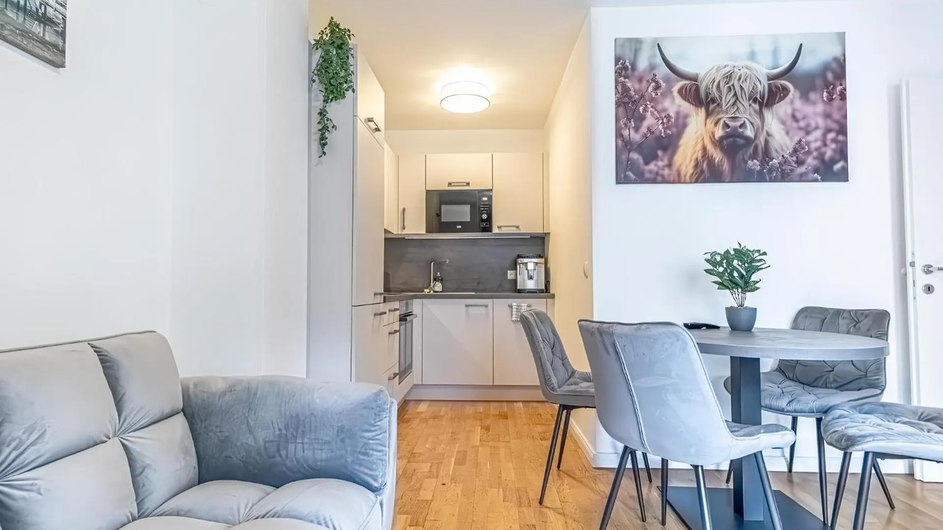 9-Min To City Center, Comfy 1Br,1Lr W Balcony Vienna