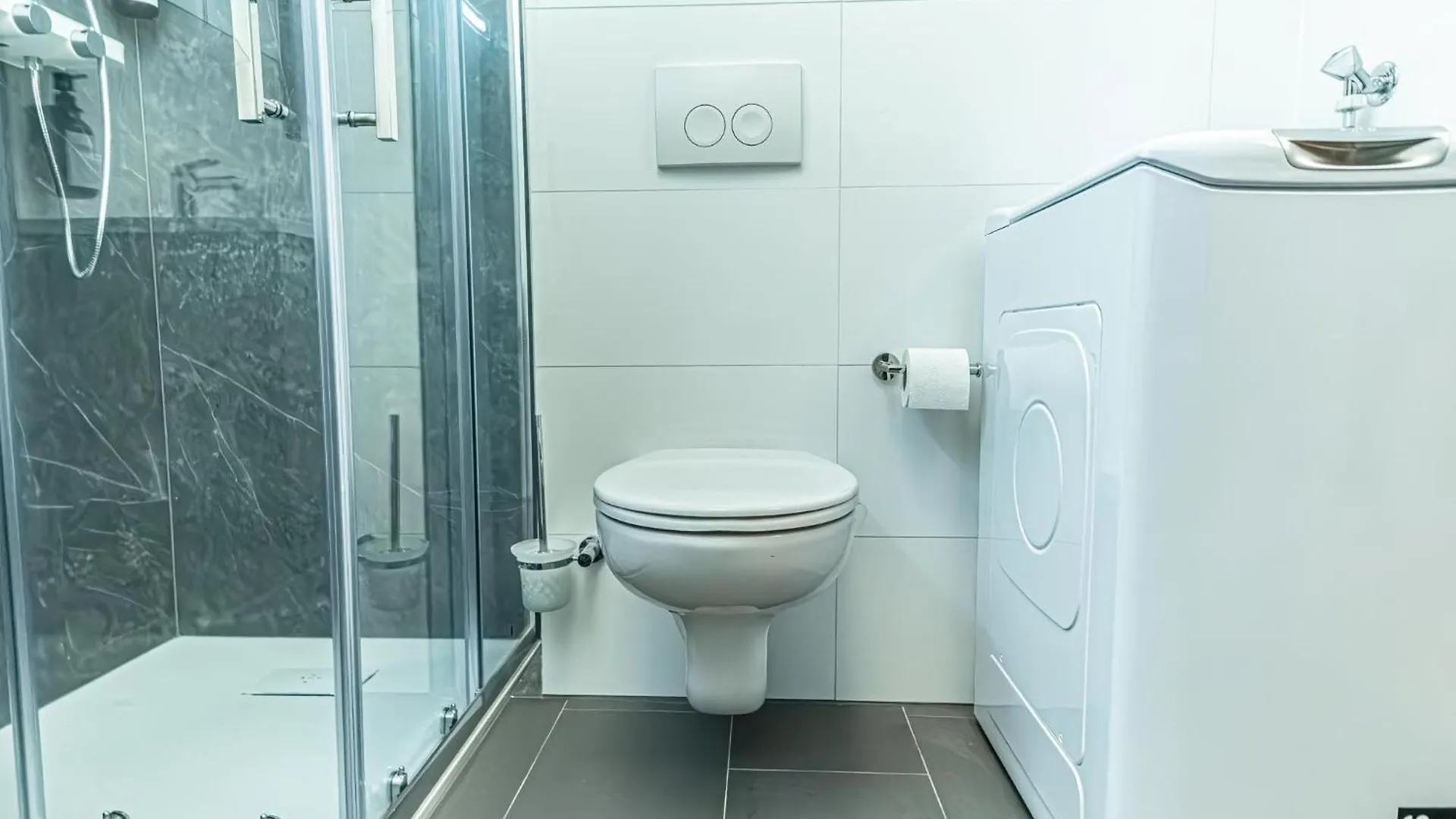 9-Min To City Center, Comfy 1Br,1Lr W Balcony Vienna Apartment
