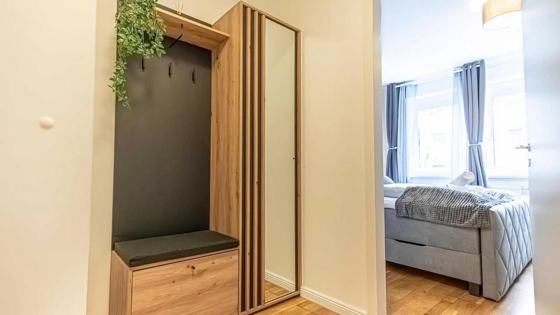 9-Min To City Center, Comfy 1Br,1Lr W Balcony Vienna Apartment